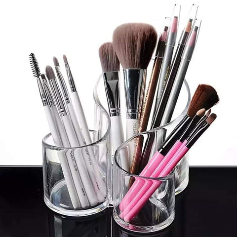 Makeup brushes organizer